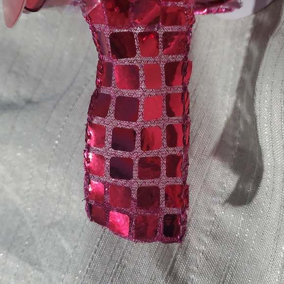 Pink Disco Ribbon Spools - Picture 2 of 5